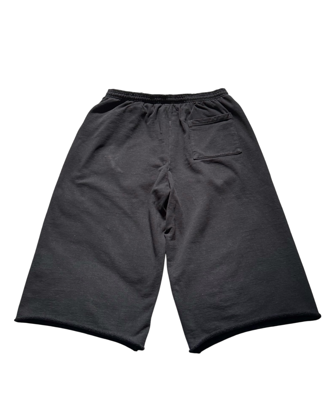 "WORLD" 3/4 Shorts